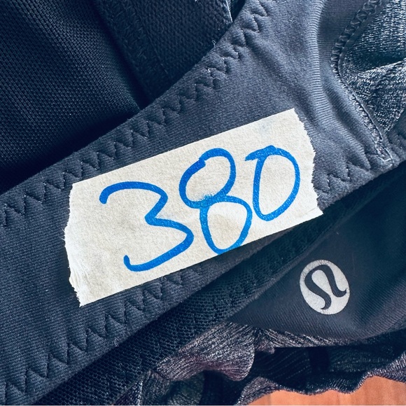 Lululemon atlética top gray  black size 4 - Picture 8 of 8